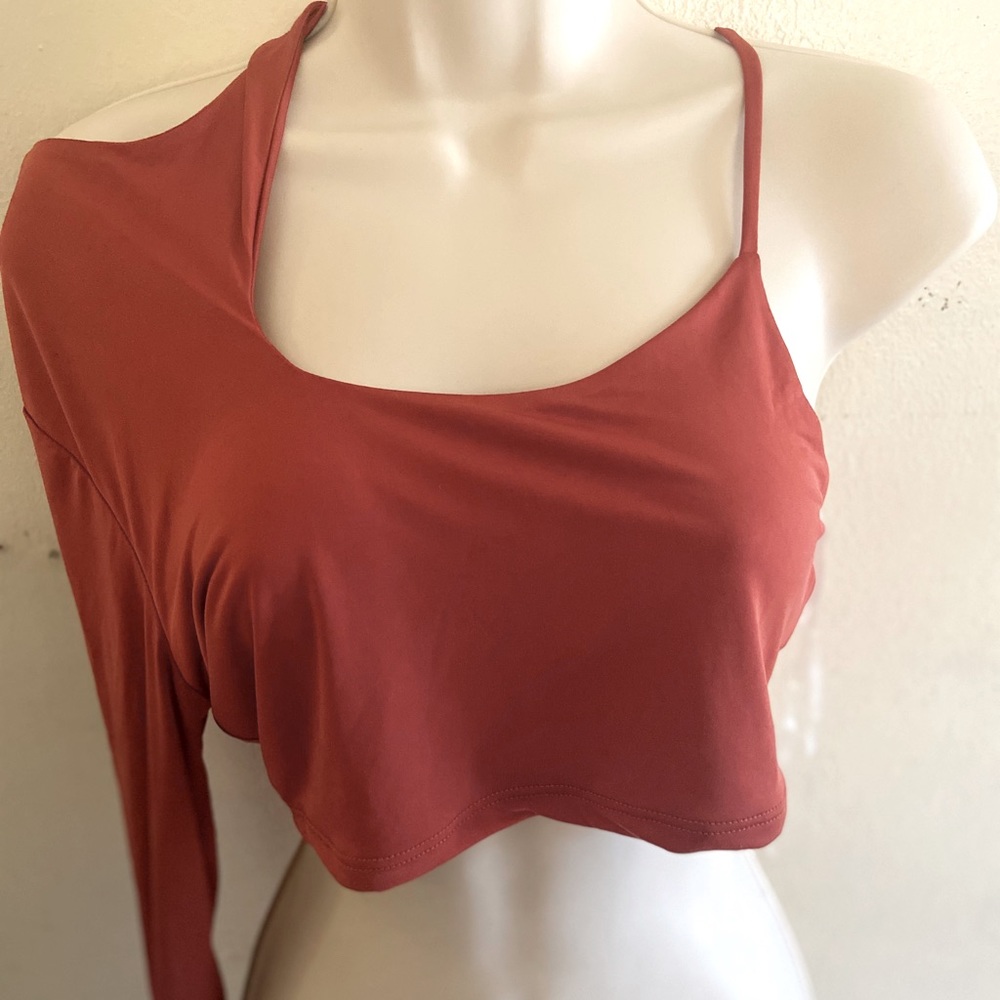Women cropped top